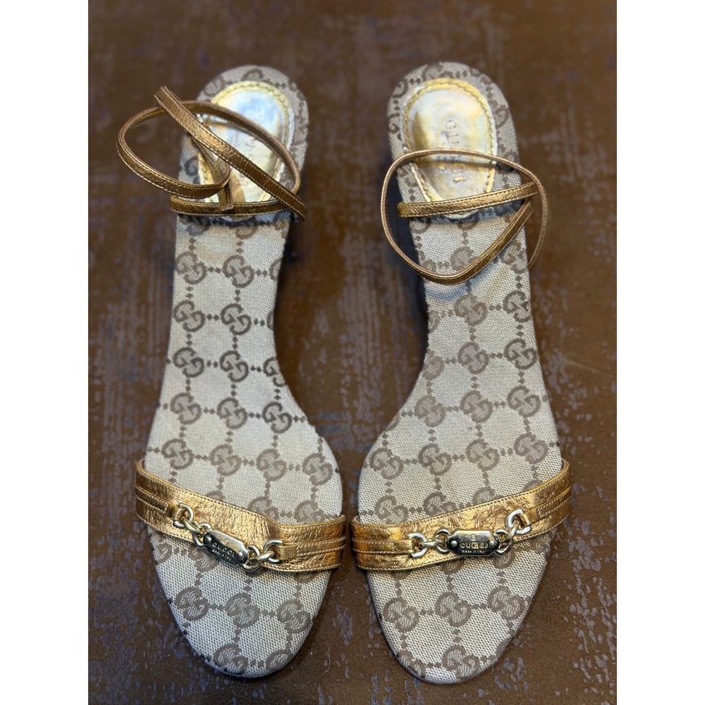 Gucci Horsebit GG Monogram Canvas Gold Metallic Ankle Strap Sandals 40.5 147138